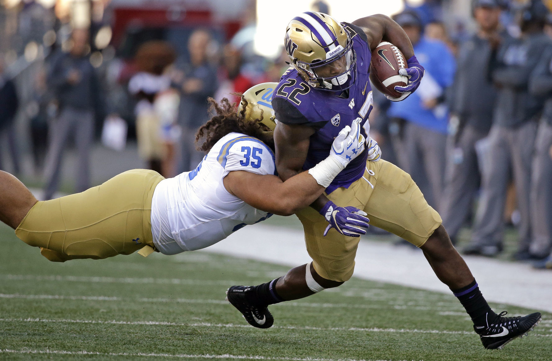 APTOPIX UCLA Washington Football